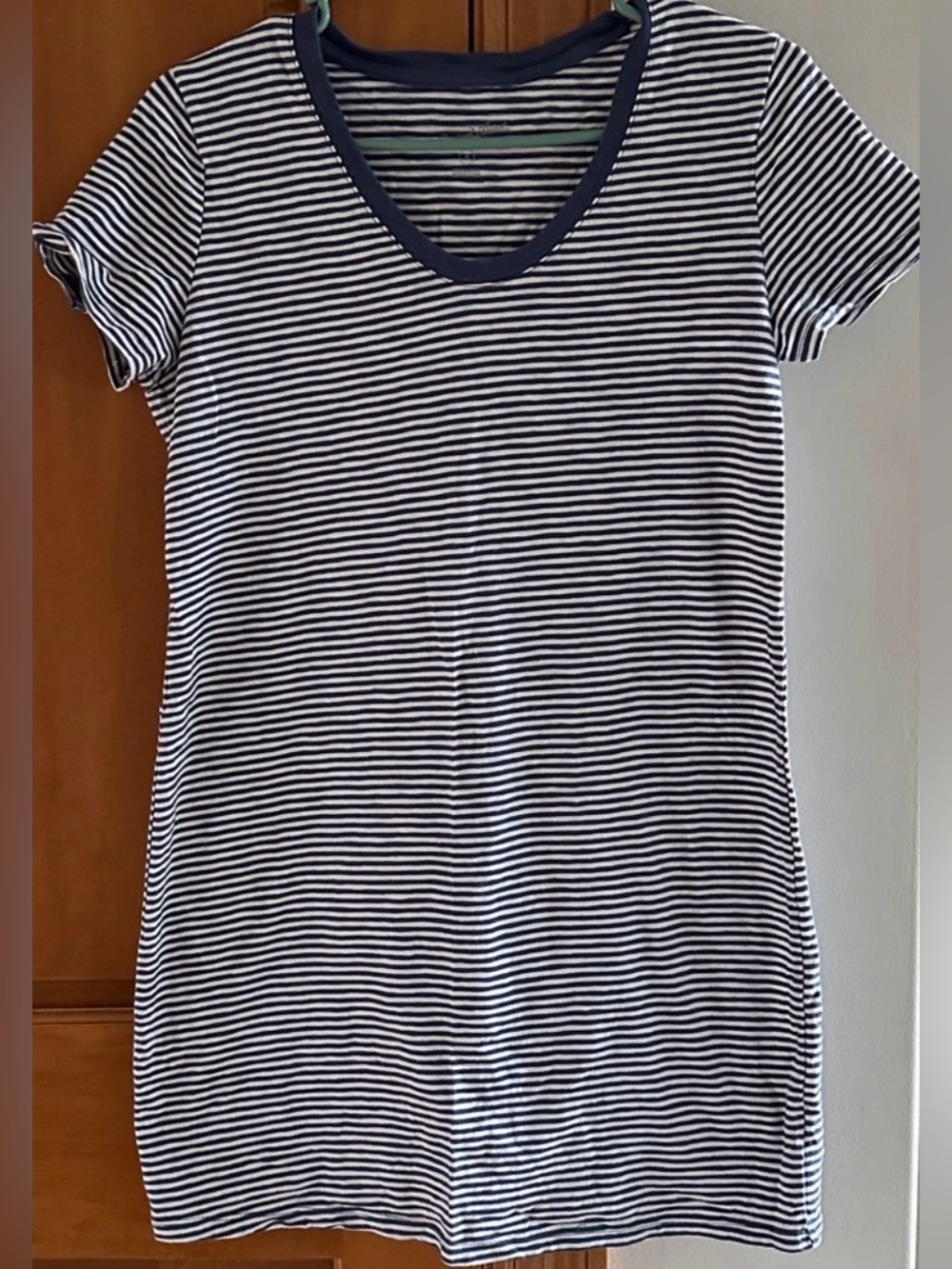 Universal Thread Striped Knit Dress Size M Medium Navy Blue White Scoop Neck Tee